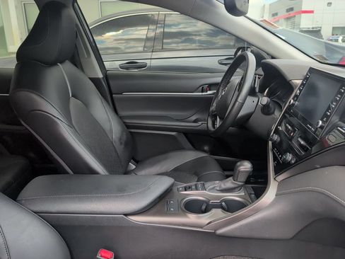 Used 2022 Toyota Camry XSE FWD image 2