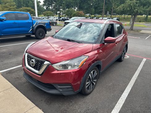 Used 2020 Nissan Kicks SV FWD image 2