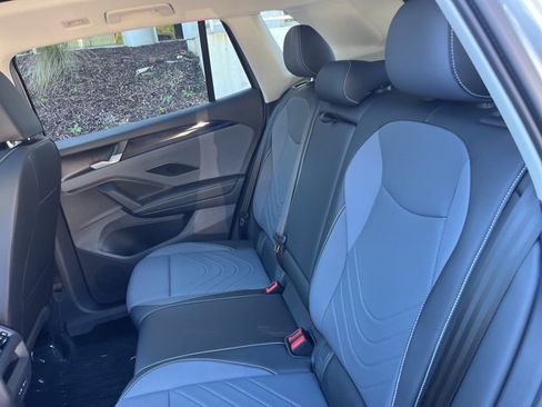 New 2025 Volkswagen Tiguan SE image 14