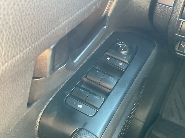 Used 2025 Toyota Tacoma SR5 AWD/4WD image 34
