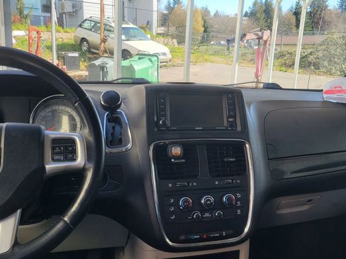 Used 2013 Dodge Grand Caravan SE image 14