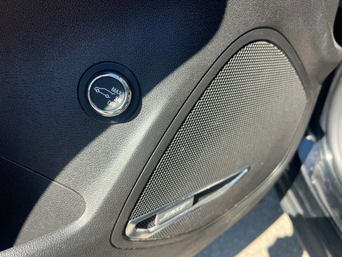 Used 2023 Buick Envision Avenir AWD/4WD image 38