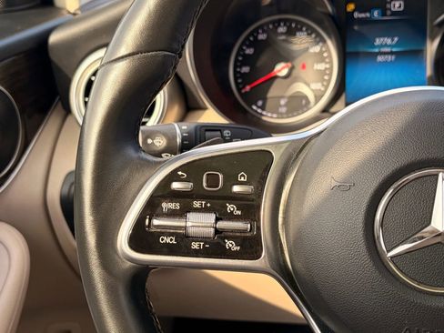 Used 2020 Mercedes-Benz GLC 300 4MATIC image 28