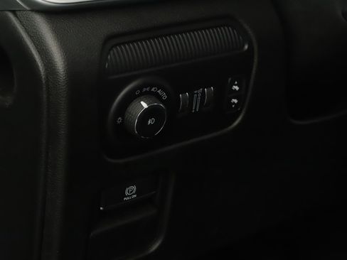 Used 2022 Jeep Wagoneer Series III w/ Premium Group I AWD/4WD image 11