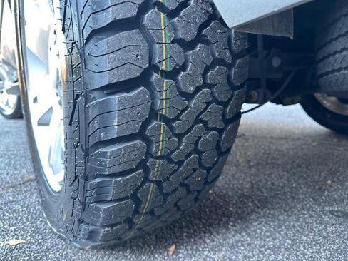 Used 2012 GMC Yukon SLT w/ SLT-2 Equipment Package image 11