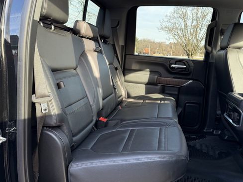 Used 2023 GMC Sierra 2500 Denali image 16