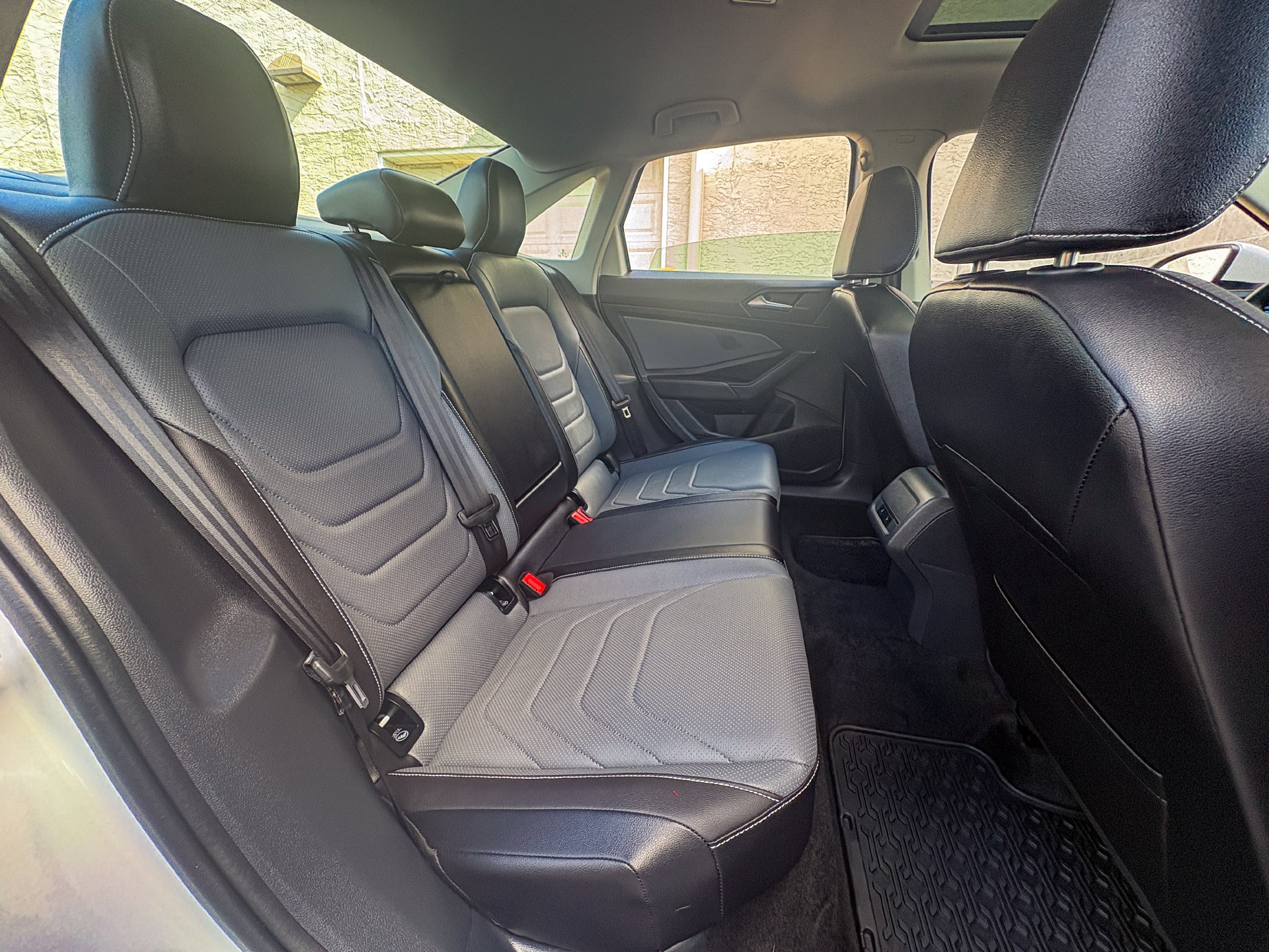Used 2026 Volkswagen Jetta SEL FWD image 26