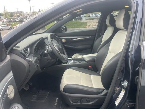 Used 2023 INFINITI QX55 Essential AWD/4WD image 10