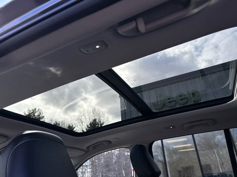 Used 2023 Jeep Grand Cherokee 4WD 4xe image 42