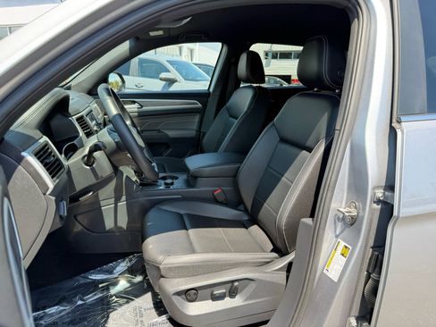 Certified 2023 Volkswagen Atlas Cross Sport SE AWD/4WD image 18