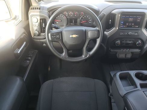 Used 2020 Chevrolet Silverado 1500 Custom w/ Custom Value Package AWD/4WD image 16