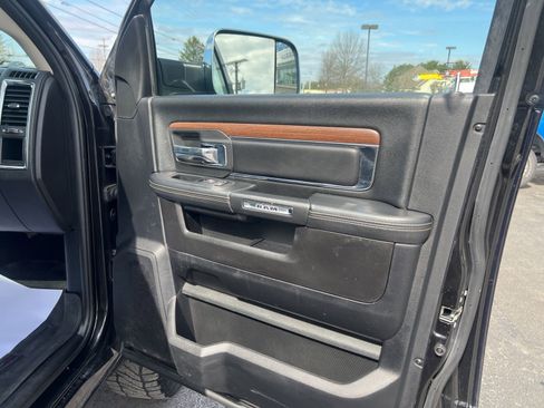 Used 2018 RAM 3500 Laramie image 34