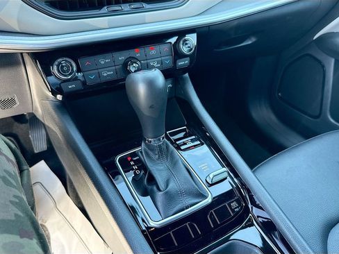 Used 2026 Jeep Compass Limited image 18