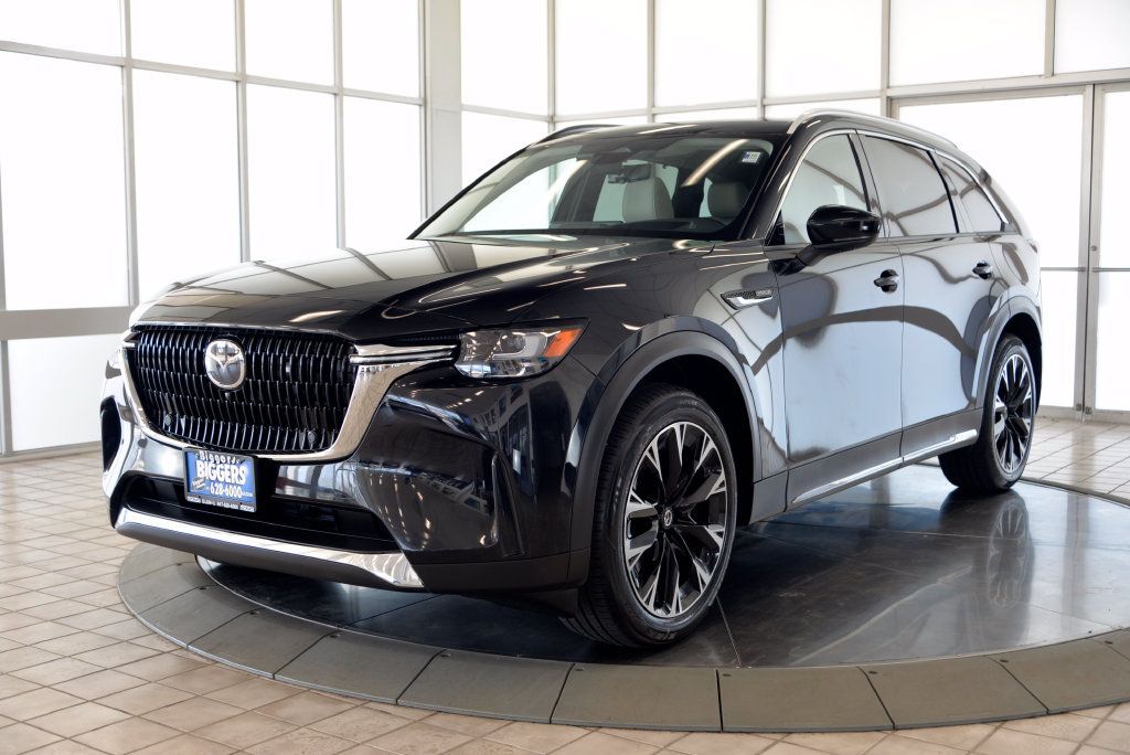 Certified 2026 MAZDA CX-90 Plug-In Hybrid w/ Premium Plus AWD/4WD image 4