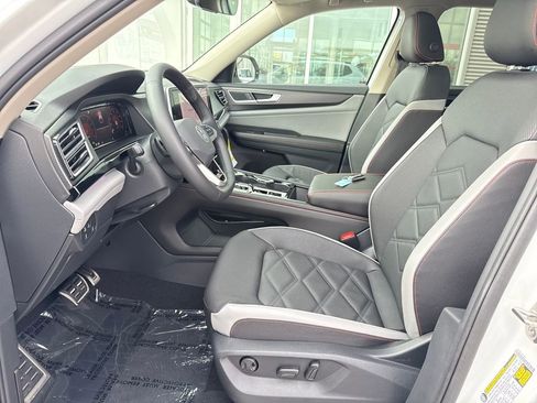 New 2026 Volkswagen Atlas Peak Edition image 17