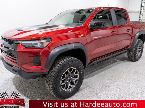 Used 2025 Chevrolet Colorado ZR2 w/ Technology Package image 2