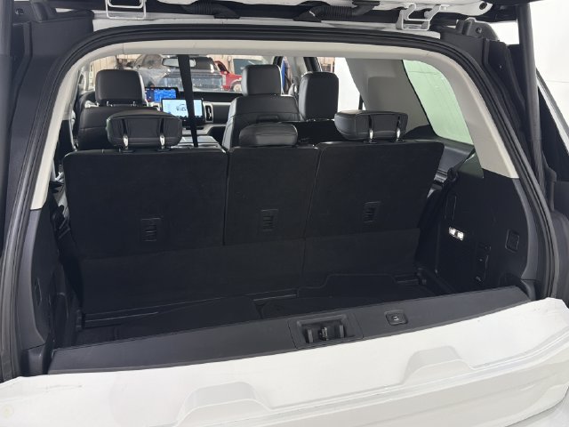 Used 2025 Ford Expedition Active RWD image 22