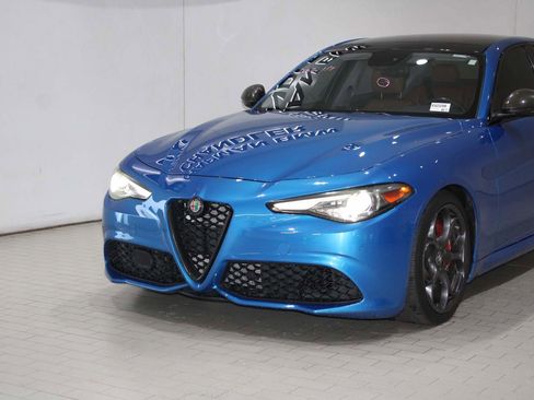 Used 2019 Alfa Romeo Giulia Ti Sport w/ Quick Order Package 22U Sport image 2