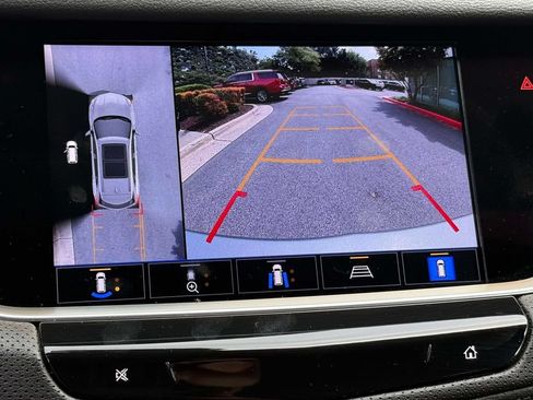 Used 2023 Cadillac XT5 Sportv w/ Technology Package AWD/4WD image 7