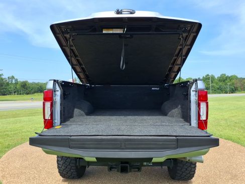 Used 2022 Ford F250 Lariat w/ Black Appearance Package AWD/4WD image 6