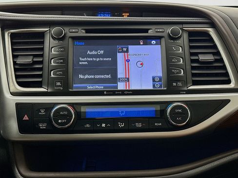 Used 2018 Toyota Highlander Limited image 15