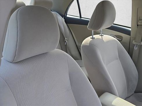 Used 2011 Toyota Corolla LE image 21