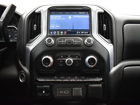 Used 2022 GMC Sierra 1500 SLT image 16