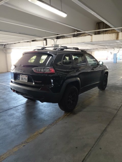 Used 2021 Jeep Cherokee Trailhawk AWD/4WD image 2