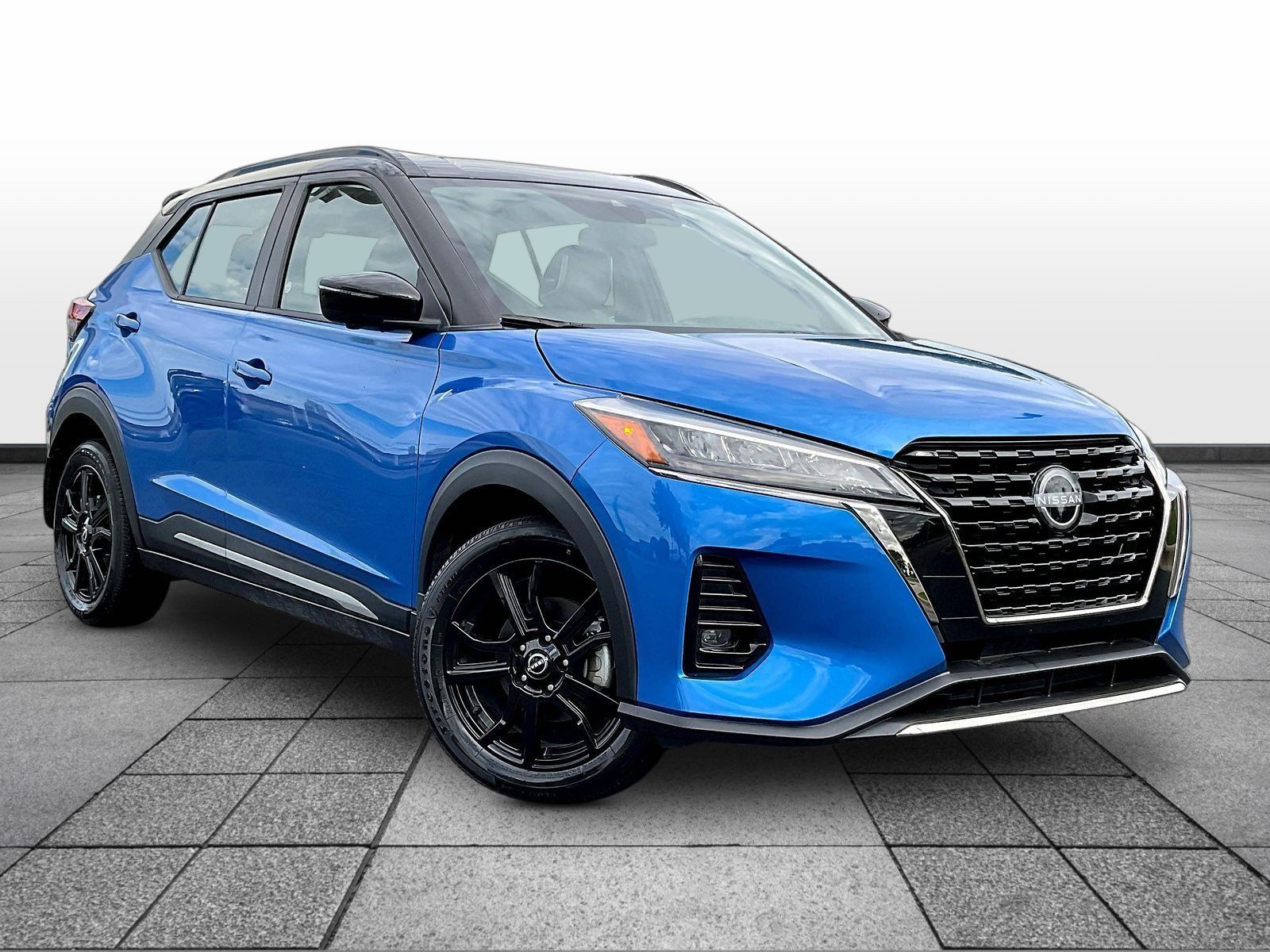 Certified 2024 Nissan Kicks SR w/ SR Premium Package FWD image 1