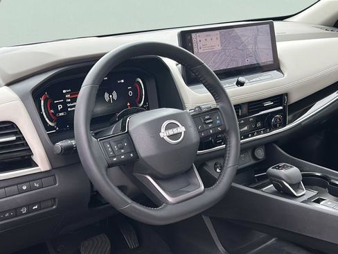 Used 2025 Nissan Rogue SL w/ Tech Package FWD image 27