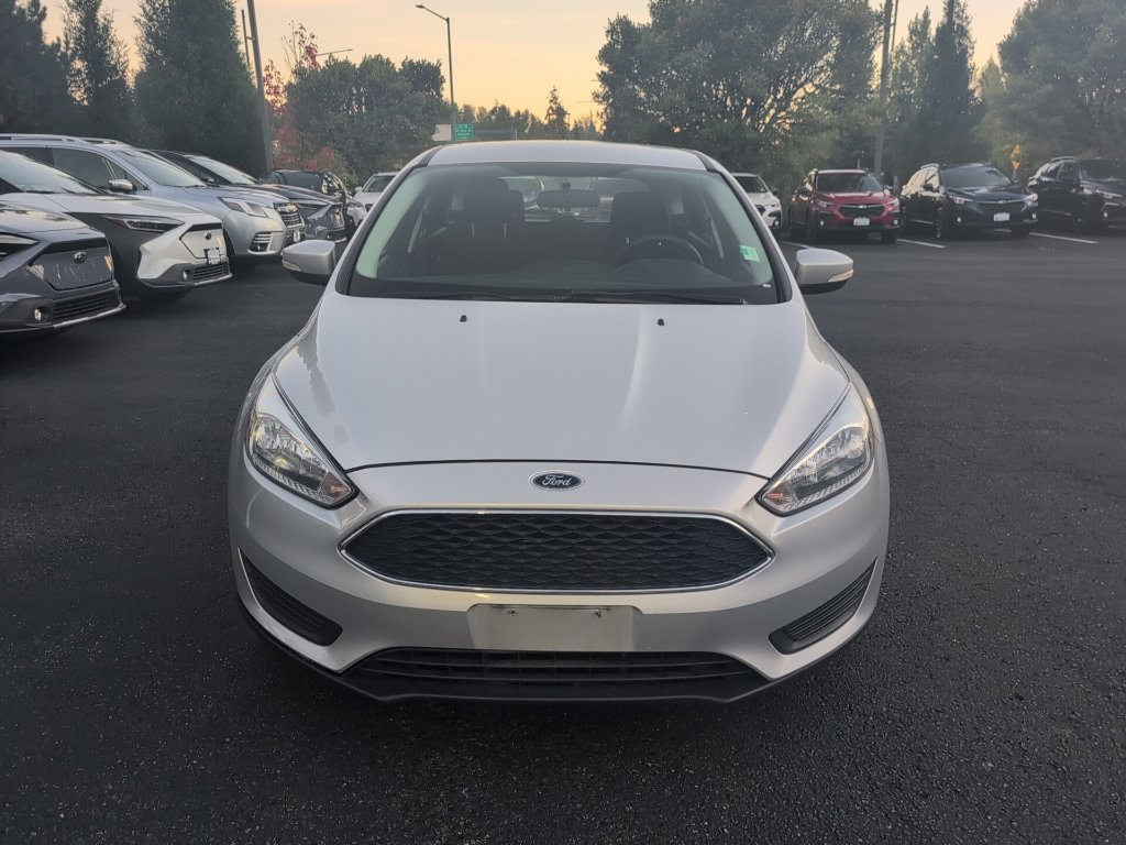 Used 2017 Ford Focus SE FWD image 2