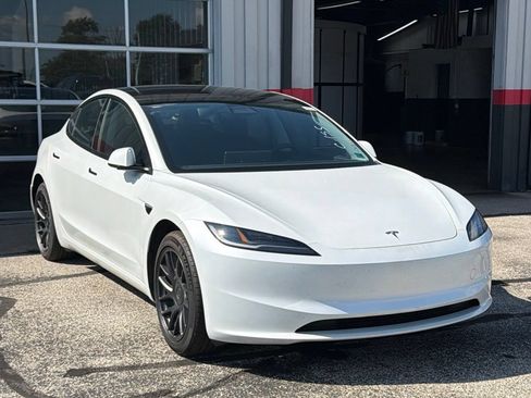 Used 2025 Tesla Model 3 Long Range RWD image 2