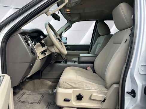 Used 2014 Ford Expedition EL XLT image 9