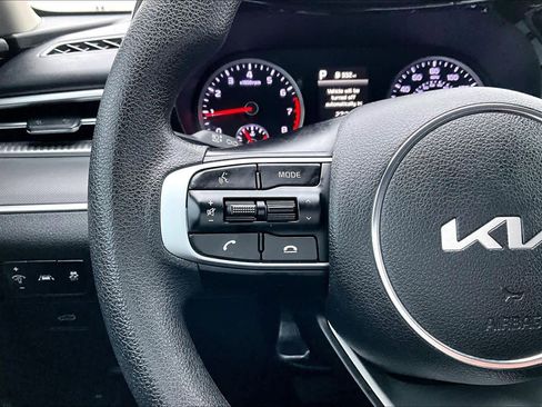 Used 2023 Kia K5 LXS image 21
