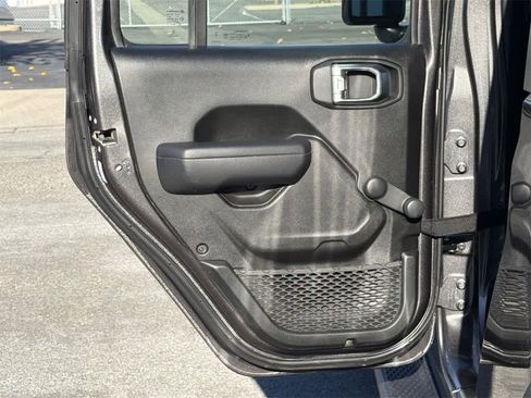 Used 2024 Jeep Gladiator Sport image 24