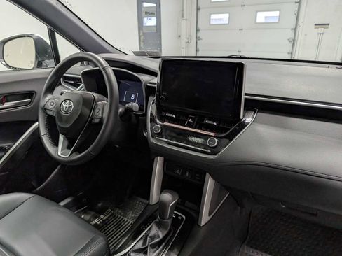 Used 2024 Toyota Corolla Cross XSE image 42