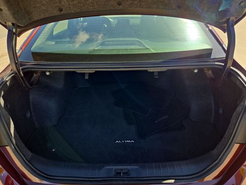 Used 2025 Nissan Altima 2.5 SV FWD image 29