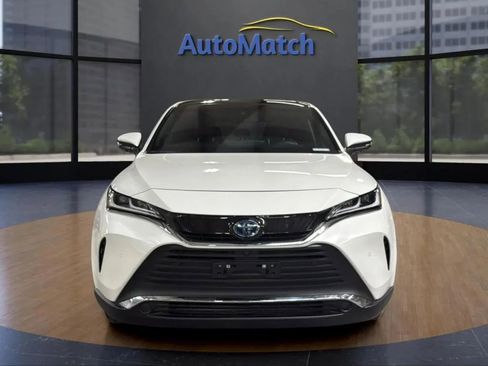 Used 2021 Toyota Venza Limited image 2