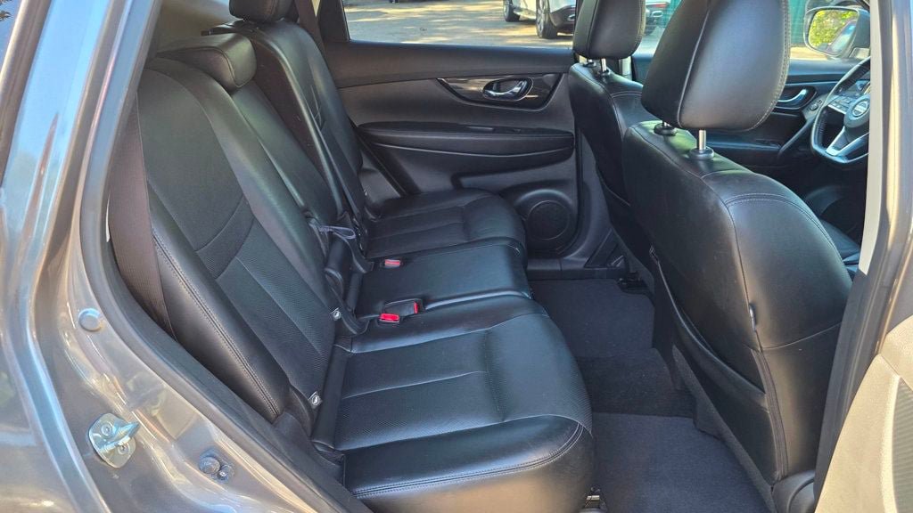 Used 2018 Nissan Rogue SL AWD/4WD image 37