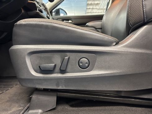 Used 2023 Nissan Pathfinder SL image 30