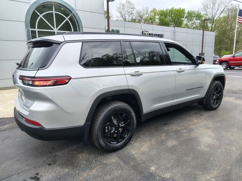 New 2026 Jeep Grand Cherokee L 4WD image 15
