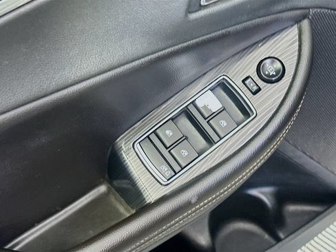 Used 2019 Chevrolet Impala Premier FWD image 18