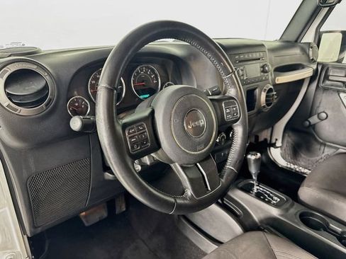 Used 2017 Jeep Wrangler Unlimited Sport w/ Connectivity Group AWD/4WD image 11