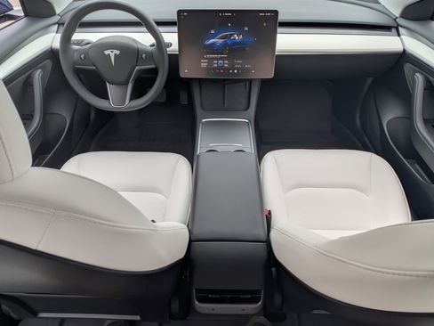 Used 2023 Tesla Model 3 Standard Range image 23