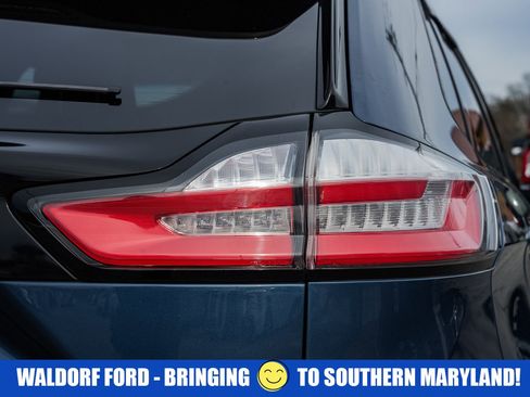 Used 2019 Ford Edge SE image 7