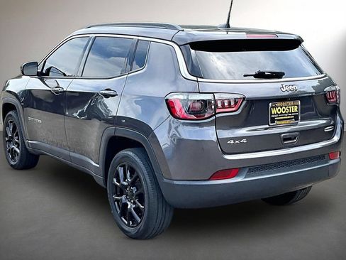 Used 2022 Jeep Compass Latitude w/ Sun and Sound Group AWD/4WD image 4