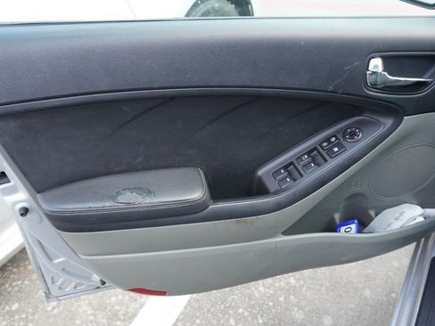 Used 2015 Kia Forte LX FWD image 14