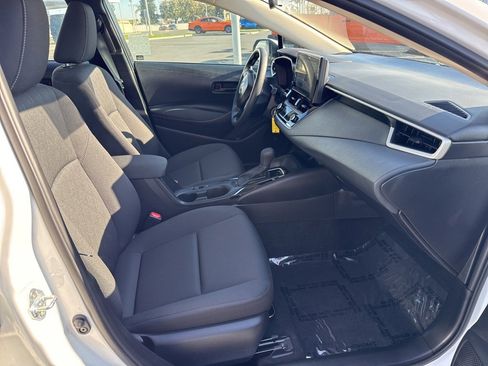Used 2025 Toyota Corolla LE image 12