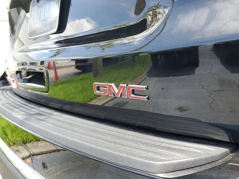 Used 2026 GMC Yukon Denali w/ Sun & Power Step Package AWD/4WD image 6