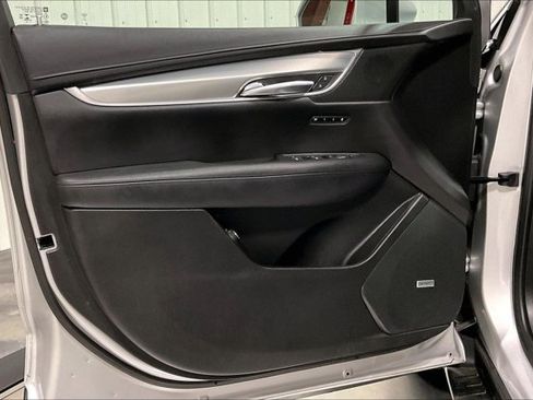 Used 2019 Cadillac XT5 Luxury w/ Sport Package AWD/4WD image 23